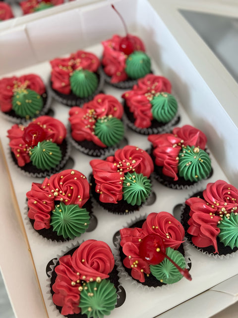 12 Pack Christmas Cupcakes